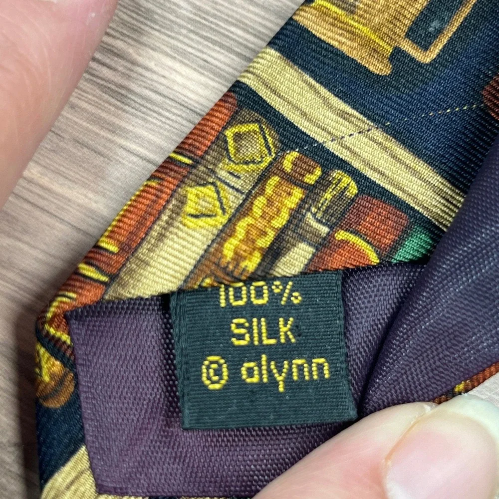 Alynn Neckwear Tie Mens Navy Blue Silk Bookshelf Library Barnes & Noble Novelty